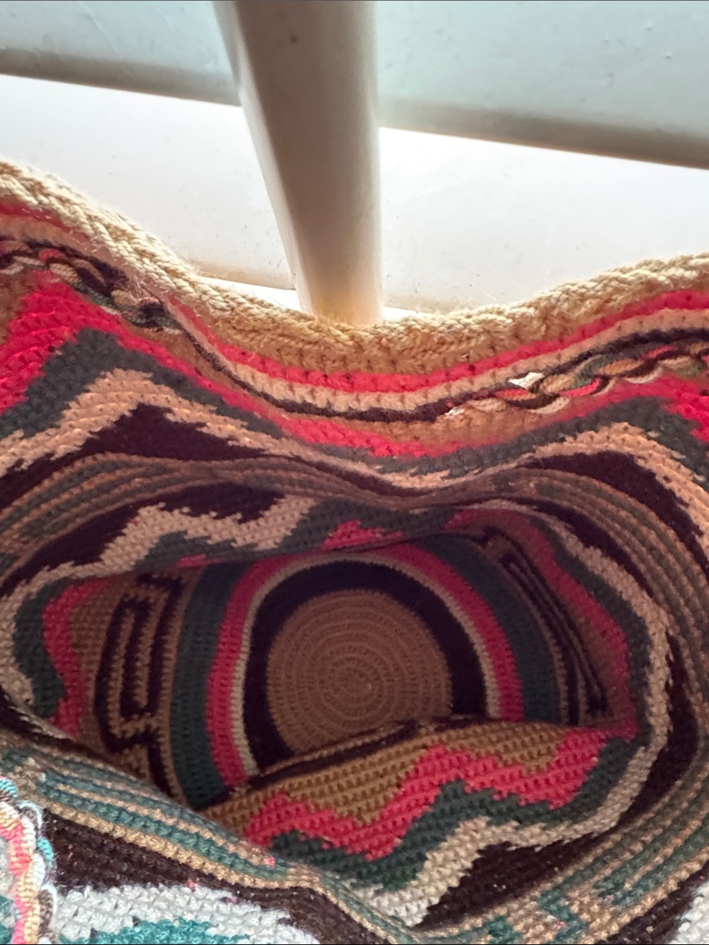 Handwoven Wayuu (Colombian)Multicolor Chevron Crossbody Bag - Picture 6 of 10